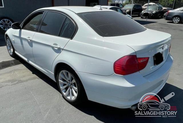 WBAPH5G57BNM75847 2011 BMW 3 SERIES photo no. 3