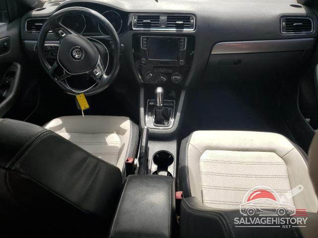 3VWD17AJ0GM260398 2016 VOLKSWAGEN JETTA photo no. 8