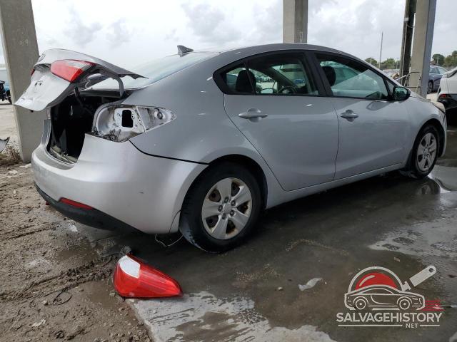 KNAFK4A62G5601063 2016 KIA FORTE photo no. 3