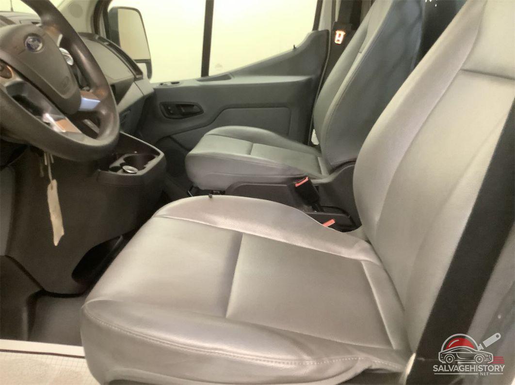 1FTYE1CMXJKB31158 2018 FORD TRANSIT-150 photo no. 4