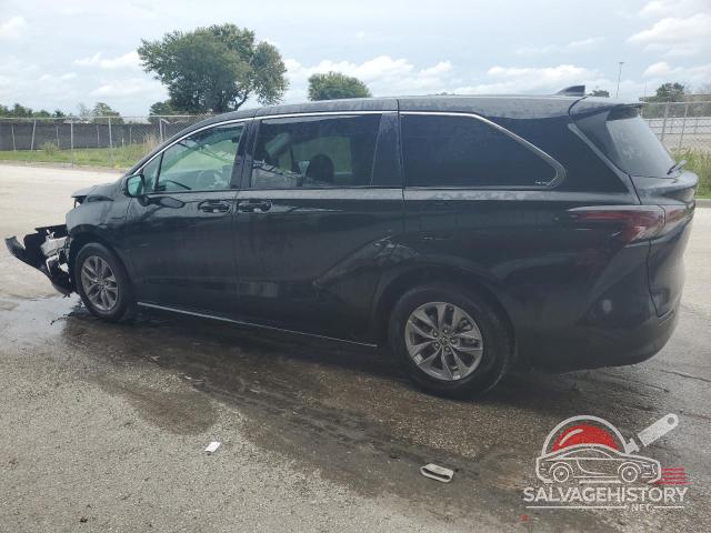 5TDKRKEC4RS194944 2024 TOYOTA SIENNA LE photo no. 2