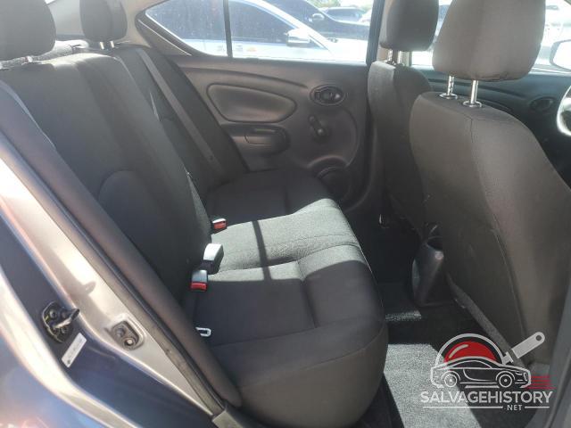 3N1CN7AP0JL887495 2018 NISSAN VERSA photo no. 10
