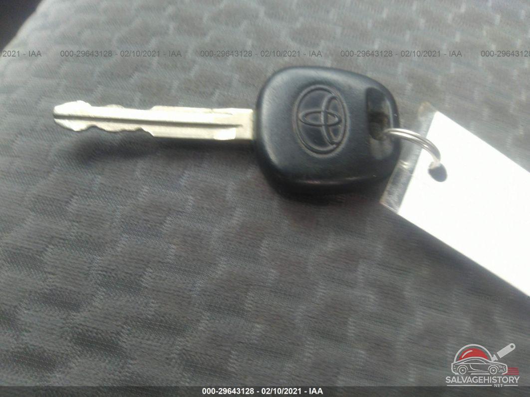 2T1KR32E28C704985 2008 TOYOTA MATRIX photo no. 11