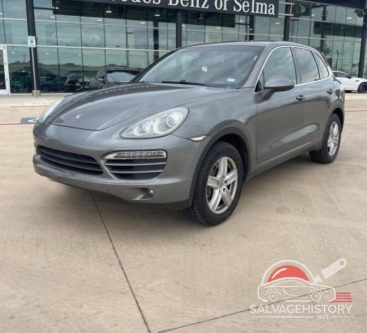 WP1AA2A26ELA03843 2014 PORSCHE CAYENNE photo no. 2