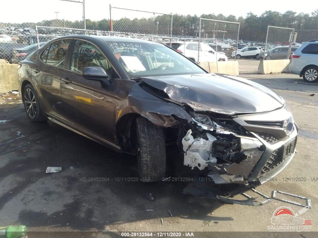 4T1B11HK8JU008029 2018 TOYOTA CAMRY photo no. 3