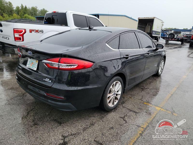 3FA6P0LUXKR255638 2019 FORD FUSION photo no. 2