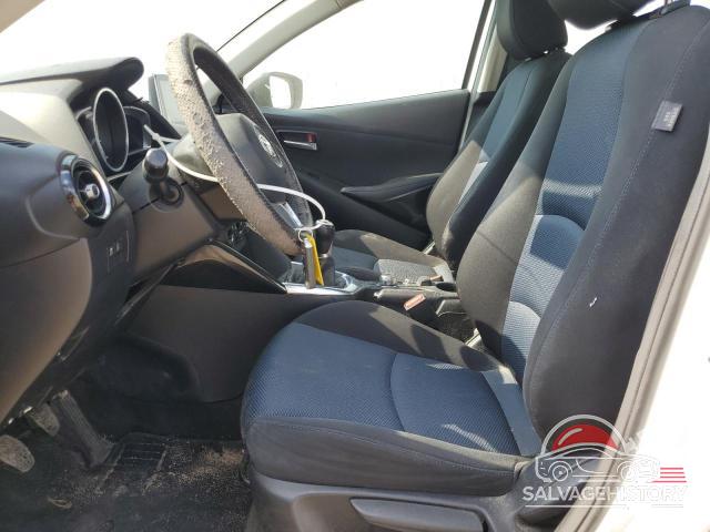 3MYDLBYV1HY192374 2017 TOYOTA YARIS photo no. 7