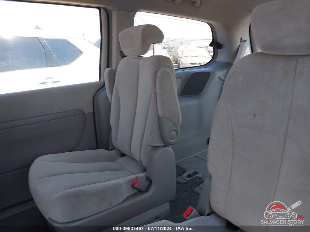 KNDMB233276184703 2007 KIA SEDONA photo no. 8