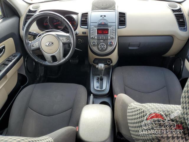 KNDJT2A21A7159108 2010 KIA SOUL photo no. 8