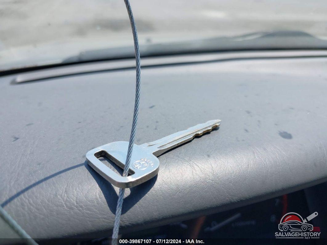 4T1BG22K1WU310377 1998 TOYOTA CAMRY photo no. 11