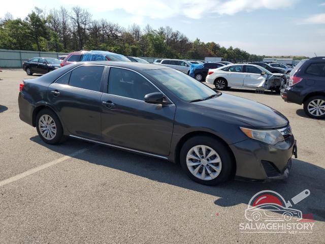 4T1BD1FK1EU141389 2014 TOYOTA CAMRY photo no. 4