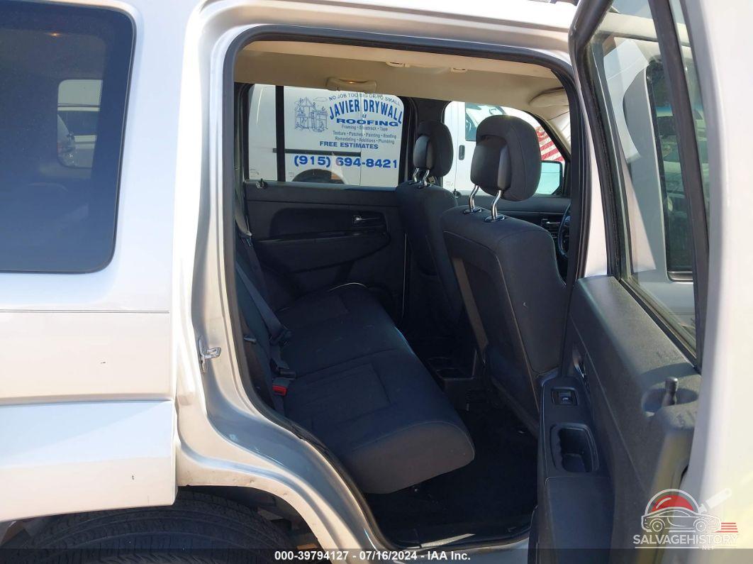 1C4PJLAK9CW208439 2012 JEEP LIBERTY photo no. 8