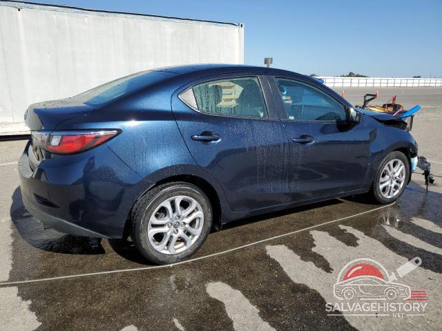 3MYDLBYV6JY322526 2018 TOYOTA YARIS photo no. 3