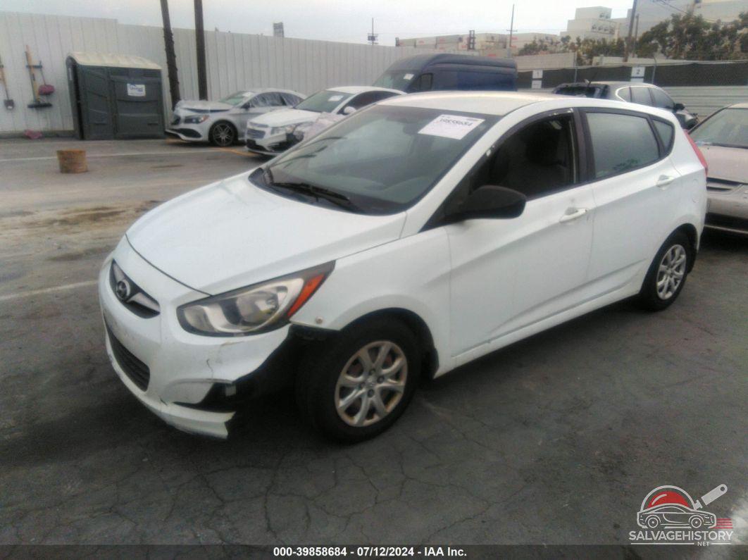 KMHCT5AE3DU118307 2013 HYUNDAI ACCENT photo no. 2