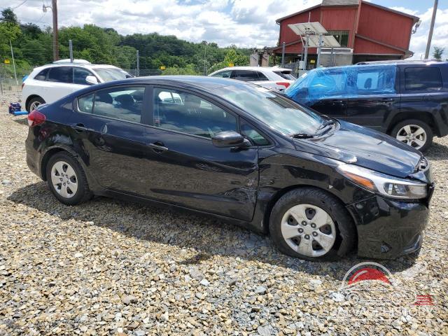 3KPFK4A76HE157848 2017 KIA FORTE photo no. 4