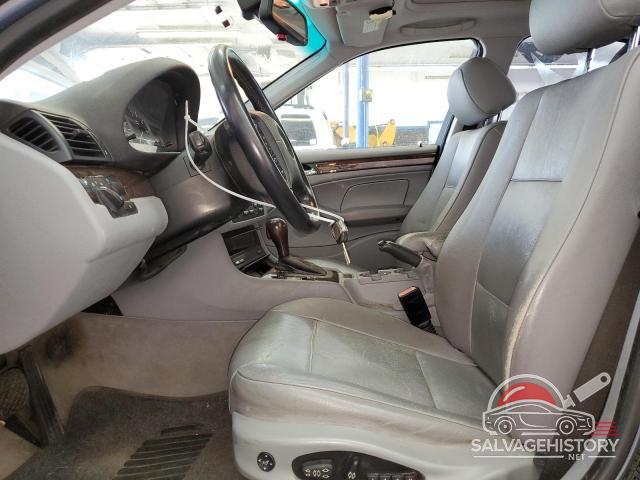 WBAET37415NJ85772 2005 BMW 3 SERIES photo no. 7