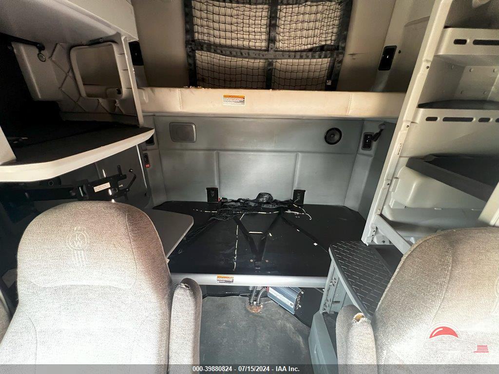 1XKYDP9X4HJ139087 2017 KENWORTH T680 photo no. 4