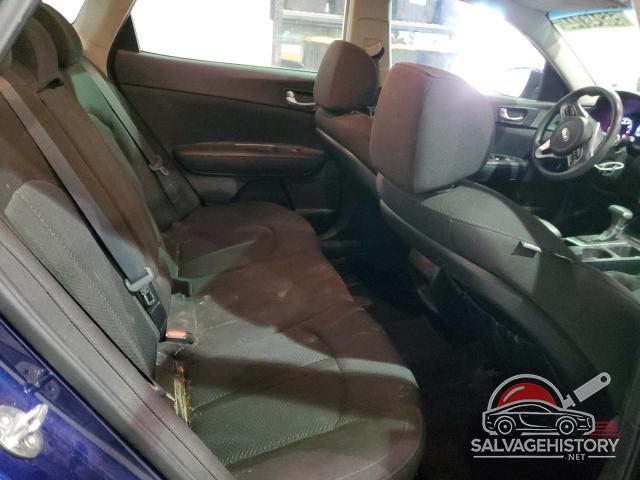 5XXGT4L33JG272335 2018 KIA OPTIMA photo no. 10