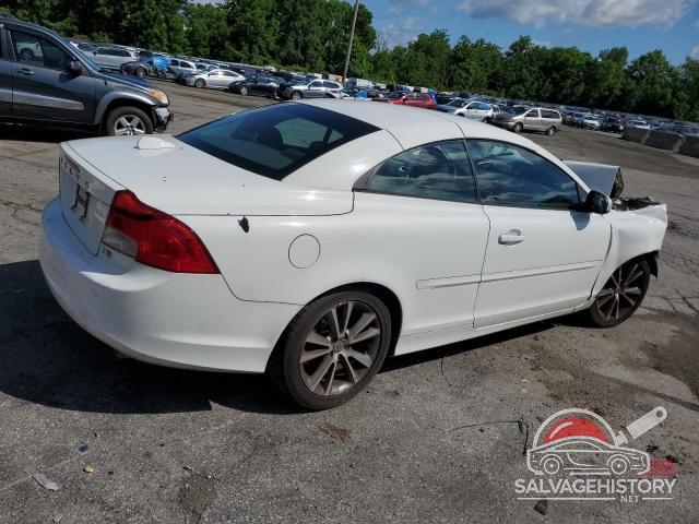 YV1672MCXBJ117338 2011 VOLVO C70 photo no. 3