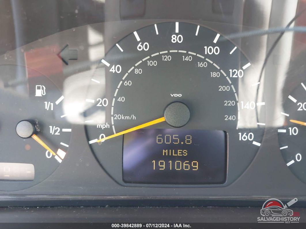 WDBJF65J41B318828 2001 MERCEDES-BENZ E photo no. 7