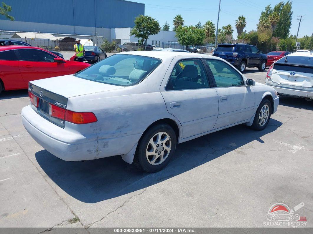 4T1BF22K11U961598 2001 TOYOTA CAMRY photo no. 4