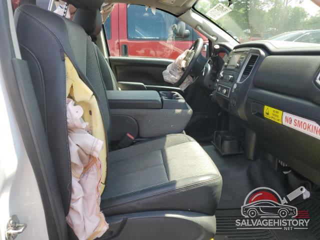 1N6AA1R81HN571122 2017 NISSAN TITAN photo no. 10