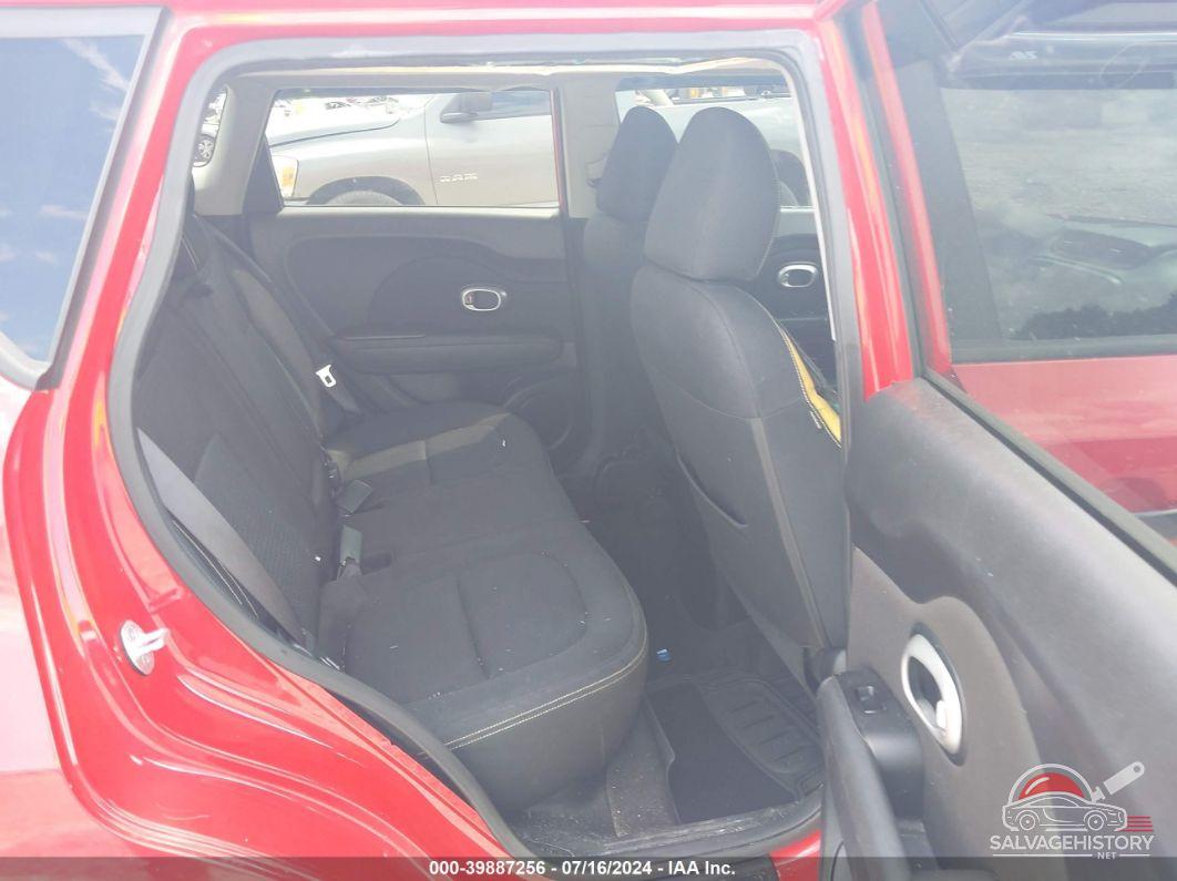 KNDJP3A59F7793570 2015 KIA SOUL photo no. 8