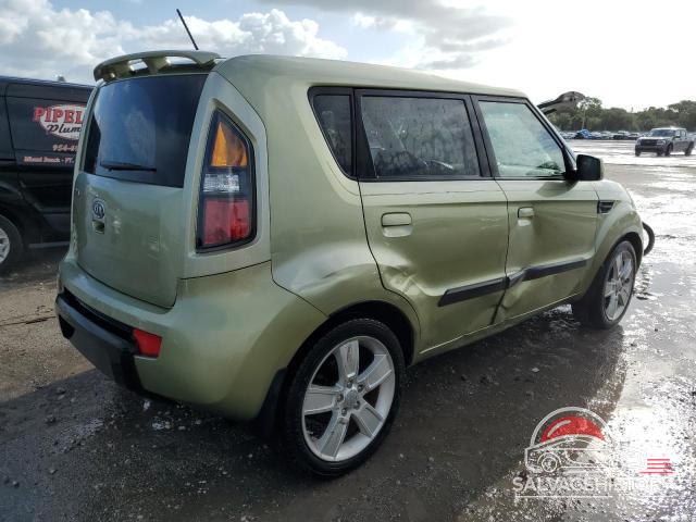 KNDJT2A21A7159108 2010 KIA SOUL photo no. 3