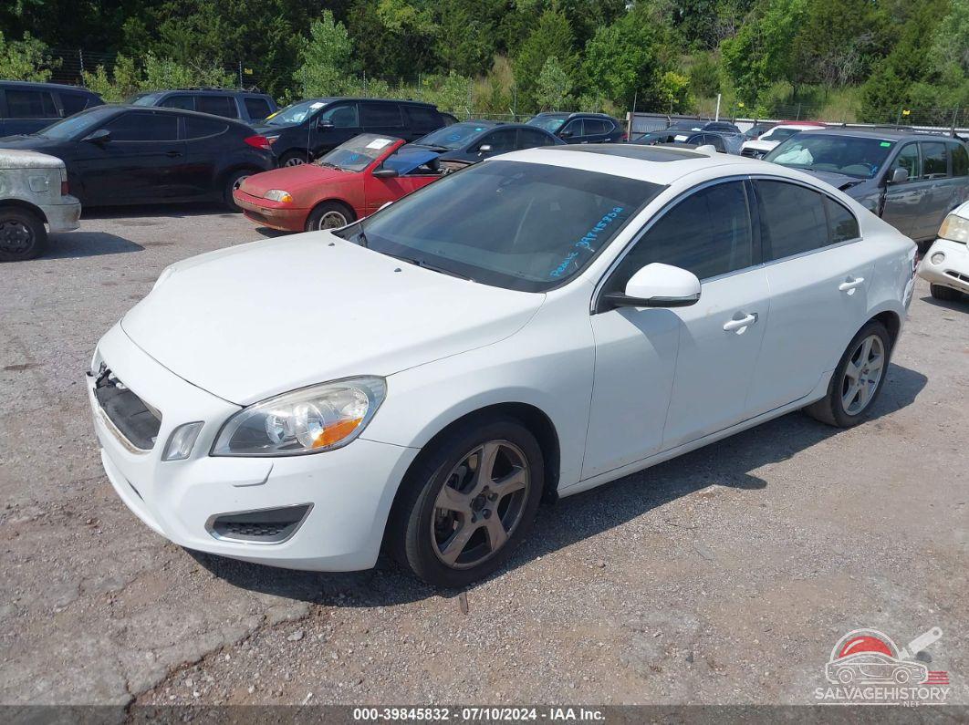 YV1612FS8D1204440 2013 VOLVO S60 photo no. 2