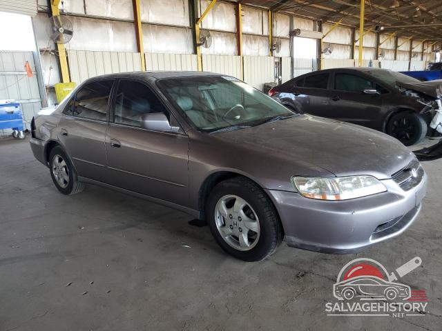 1HGCG6687YA075701 2000 HONDA ACCORD photo no. 4