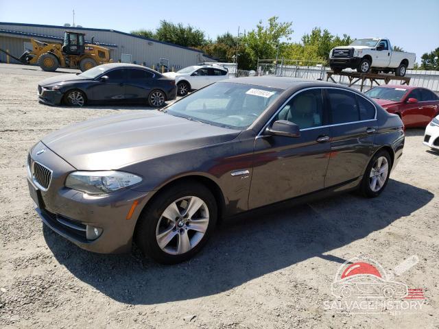 WBAXH5C52CDW02615 2012 BMW 5 SERIES photo no. 2