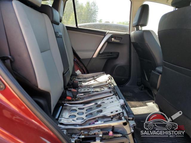 JTMDJREV1JD237680 2018 TOYOTA RAV4 photo no. 11
