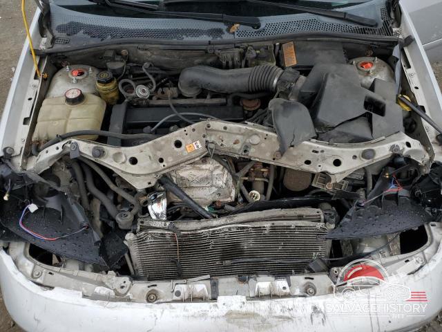 1FAFP36334W137483 2004 FORD FOCUS photo no. 11