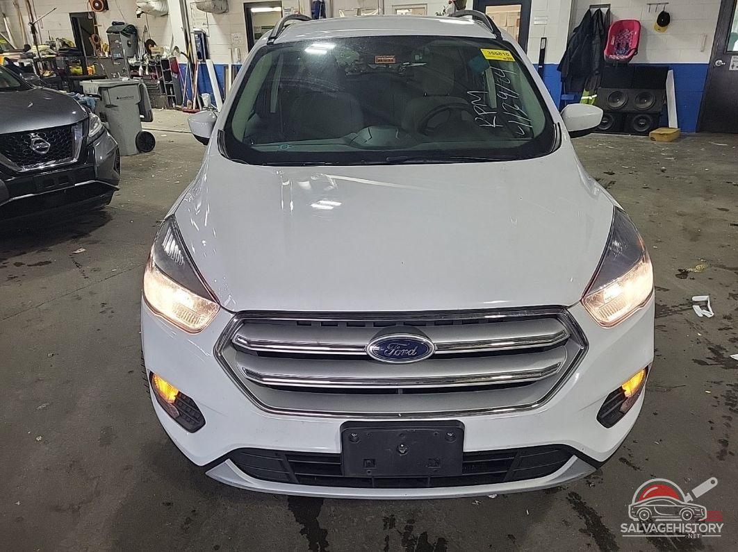 1FMCU9GD0JUC49211 2018 FORD ESCAPE photo no. 3
