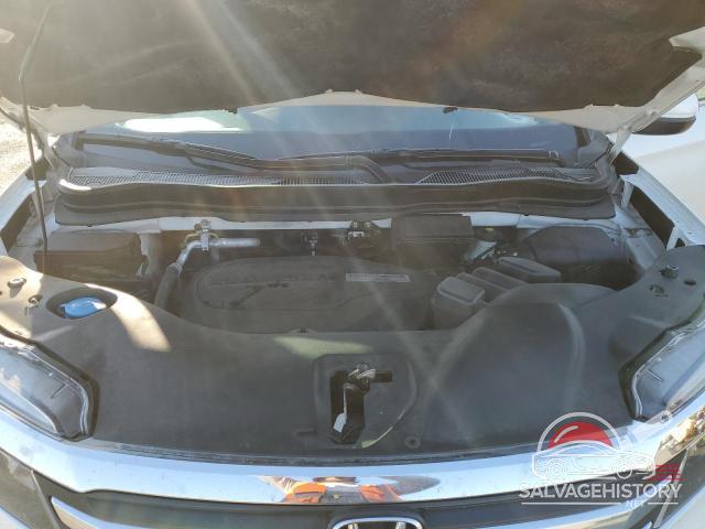 5FNYF6H31JB032543 2018 HONDA PILOT photo no. 12