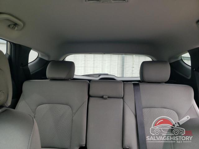 5NMZU3LB4JH078356 2018 HYUNDAI SANTA FE photo no. 10