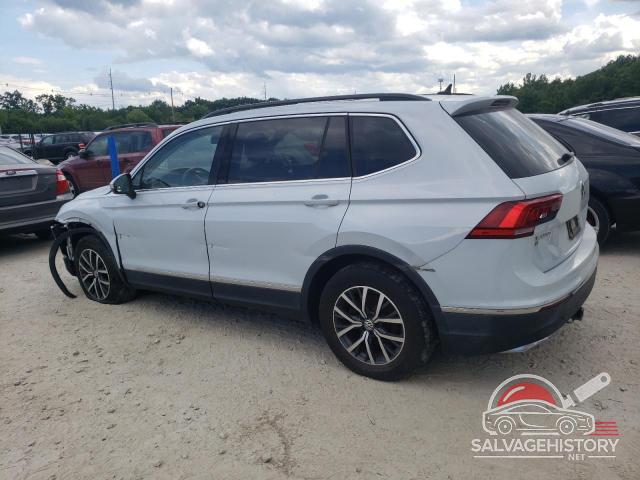 3VV2B7AX0JM149466 2018 VOLKSWAGEN TIGUAN photo no. 2