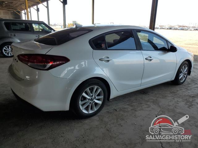 3KPFL4A72HE013033 2017 KIA FORTE photo no. 3