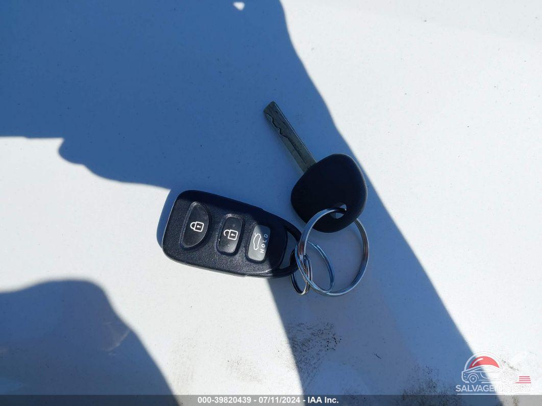 KNAGM4A72B5116129 2011 KIA OPTIMA photo no. 11
