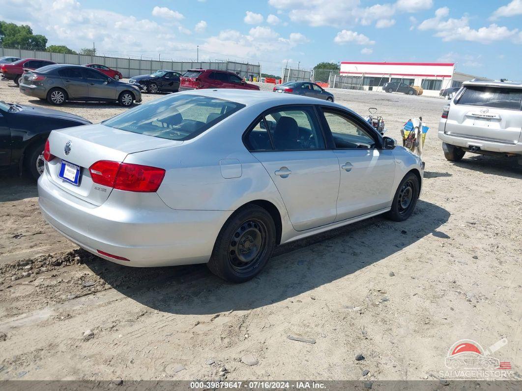 3VWDX7AJ6BM341140 2011 VOLKSWAGEN JETTA photo no. 4
