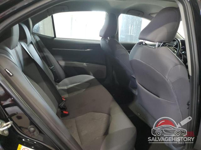 4T1B11HK3JU055601 2018 TOYOTA CAMRY photo no. 10