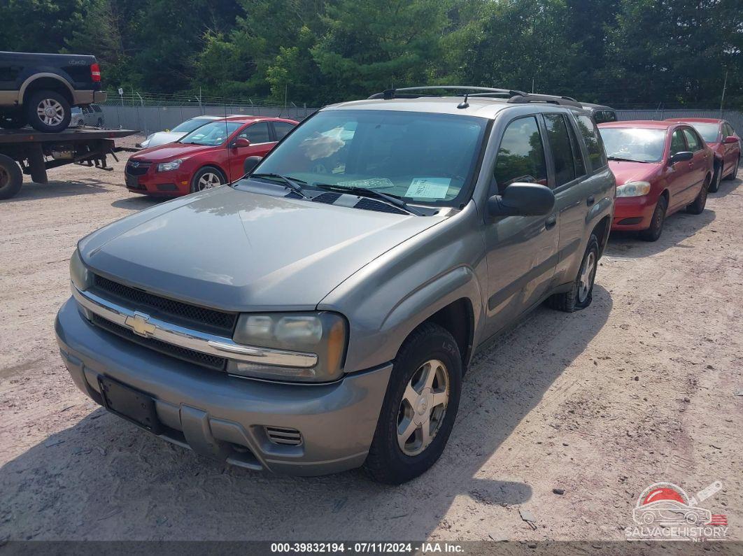 1GNDT13S452113660 2005 CHEVROLET TRAILBLAZER photo no. 2