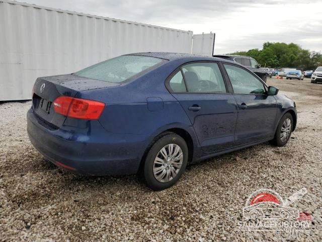 3VW2K7AJ3DM311750 2013 VOLKSWAGEN JETTA photo no. 3