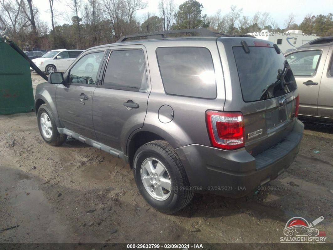1FMCU03709KD16246 2009 FORD ESCAPE photo no. 3