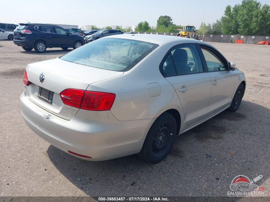 3VWDZ7AJ8BM370407 2011 VOLKSWAGEN JETTA photo no. 4