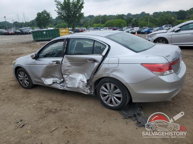 1HGCP3F75BA013601 2011 HONDA ACCORD photo no. 2