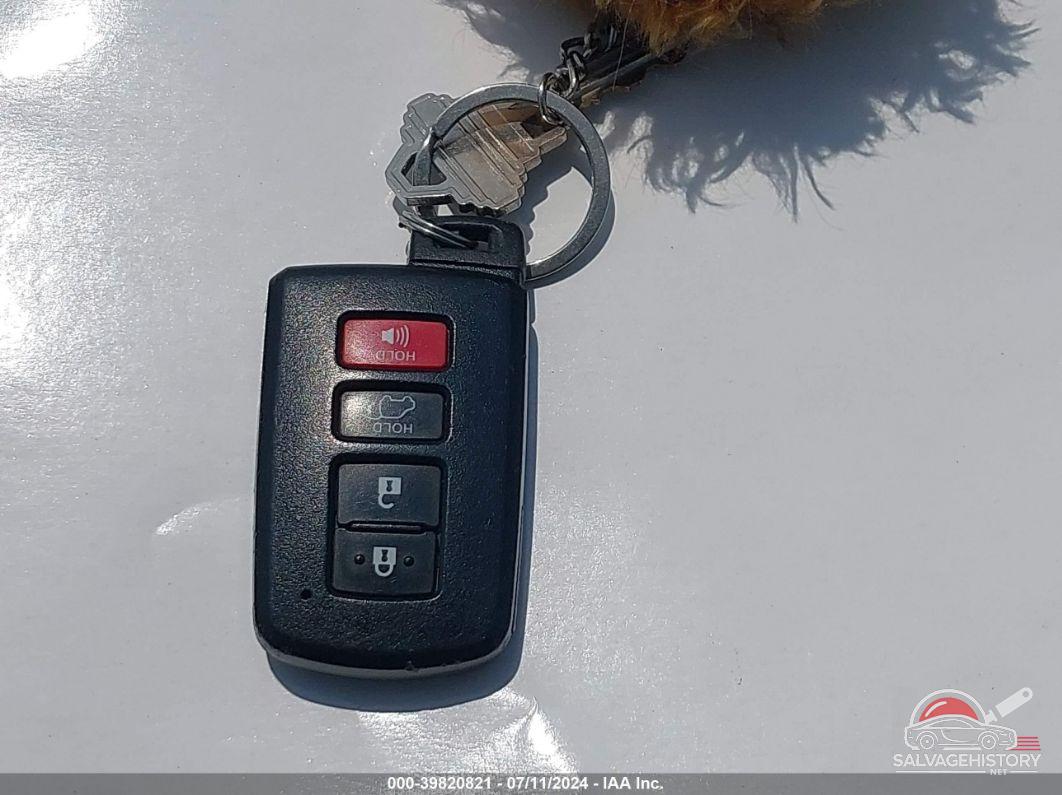 JTMRJREV2JD240321 2018 TOYOTA RAV4 HYBRID photo no. 11