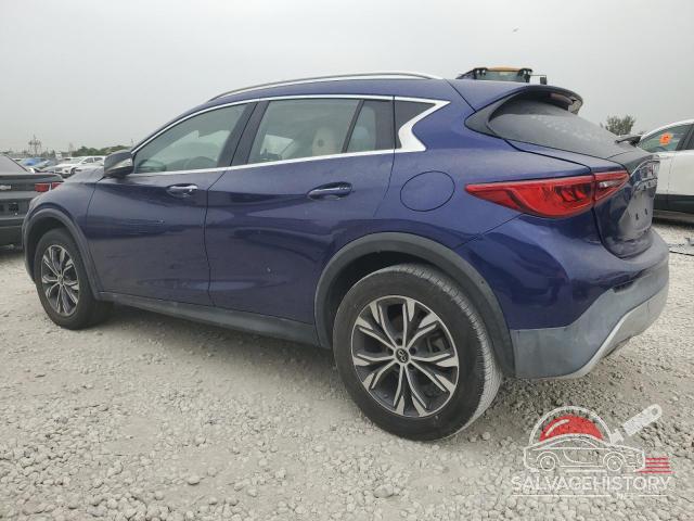 SJKCH5CR9HA035085 2017 INFINITI QX30 photo no. 2