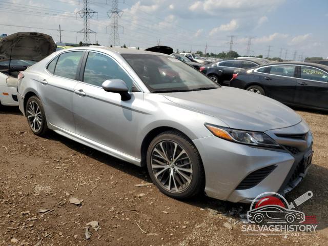 4T1B11HK4JU118771 2018 TOYOTA CAMRY photo no. 4