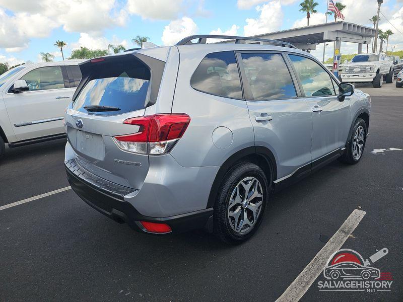 JF2SKADC0NH485330 2022 SUBARU FORESTER photo no. 4